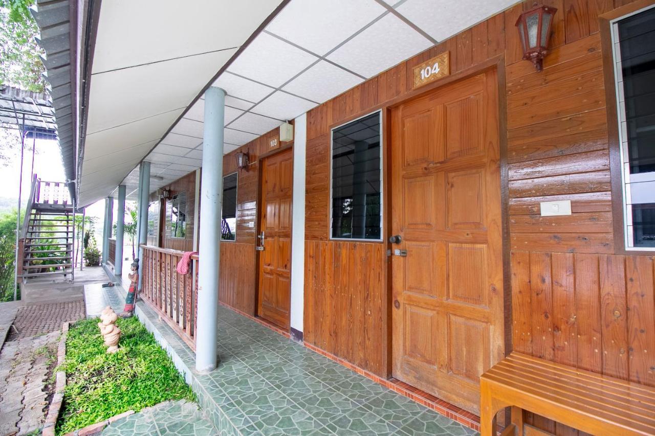 T & T Hostel Канчанабури Экстерьер фото